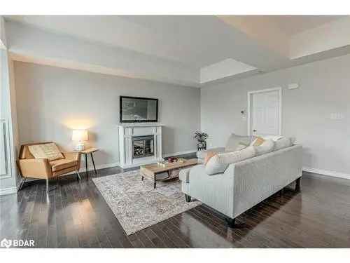 Downtown Barrie Condo Townhome Steps From Lake