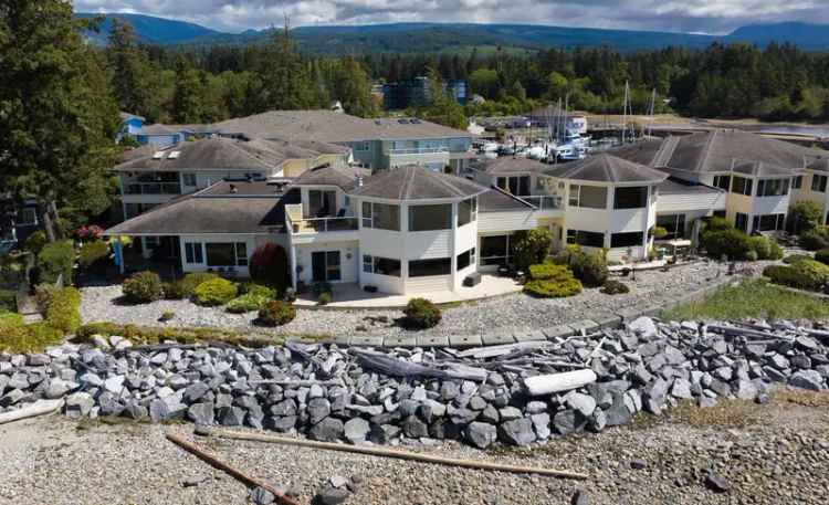 A $1,290,000.00 Townhouse with 3 bedrooms in Sechelt District, Sunshine Coast