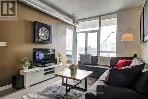 2 rooms apartment of 145 m² in Toronto