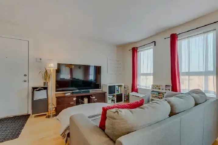 3-Bedroom Condo Family Home Near Parks
