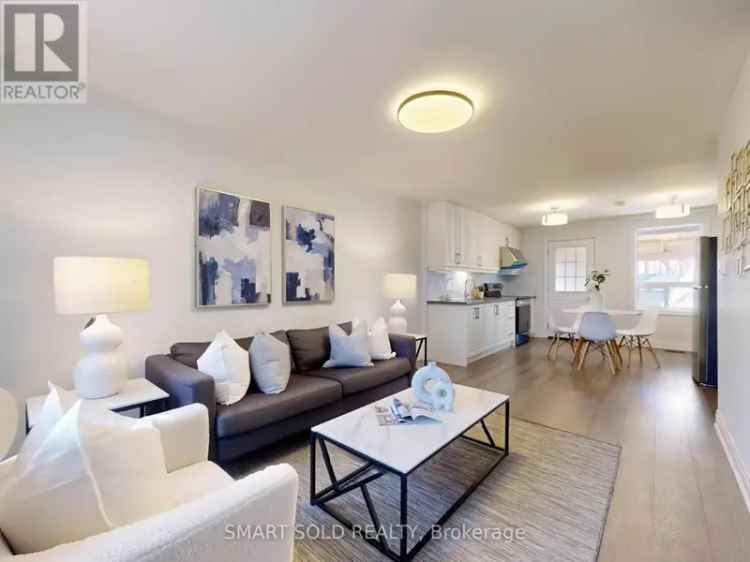 Fully Renovated 2-Bedroom Townhouse in Lawrence Manor