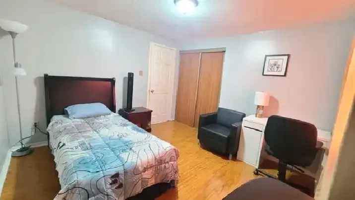 Private Room for Rent in Markham - Clean Quiet Student Preferred