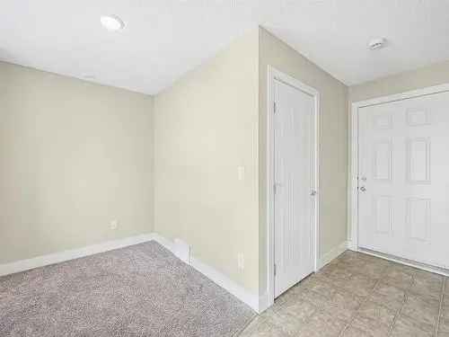Townhouse For Sale in Walker Edmonton