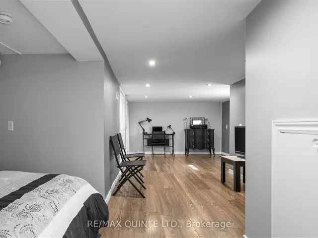 House For Sale in Foxboro, Ontario