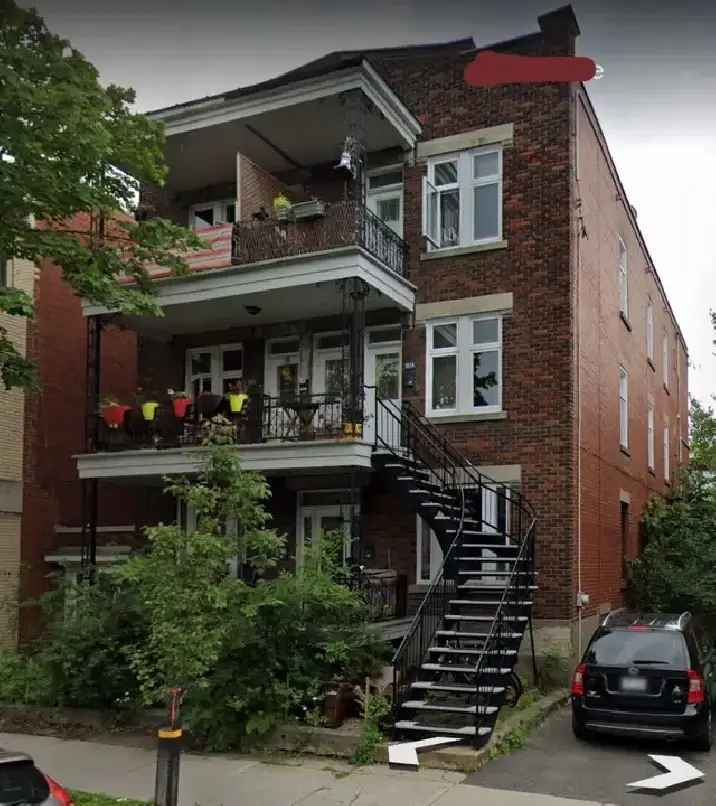 4 1/2 Rosemont Apartment - 2 Bed, Renovated Kitchen