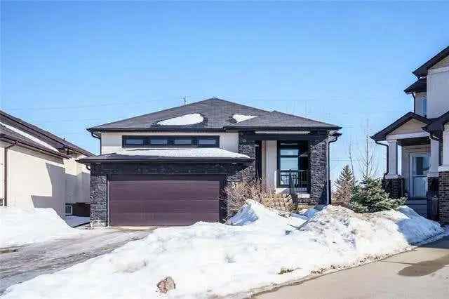 Bungalow for Sale in South Pointe with Stunning Features