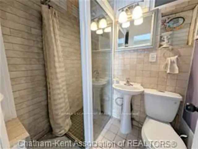 House For Sale in Chatham, Ontario