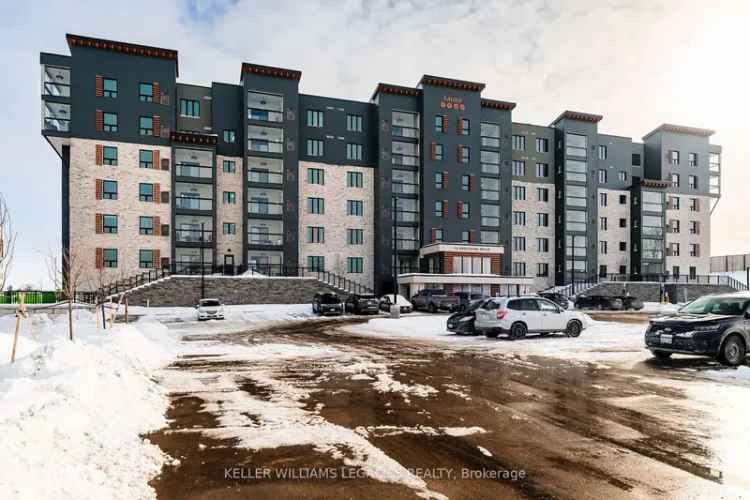 Stunning 1+Den Corner Unit Condo in Barrie