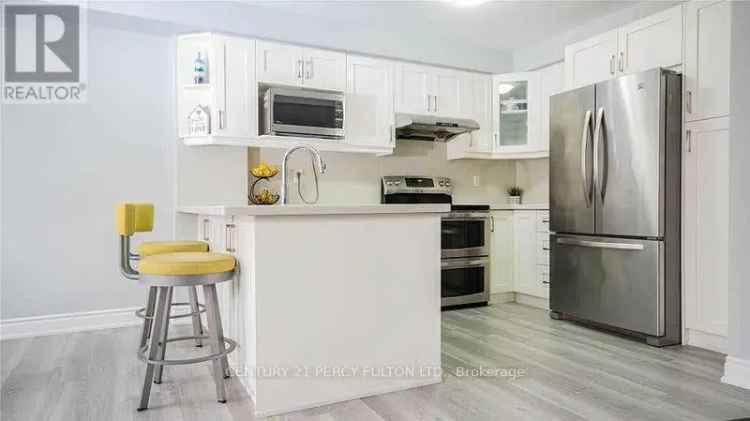 Spacious 2 Storey Townhouse in Churchill Meadows