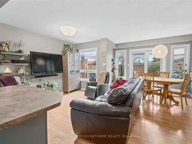 House For Sale in 17, Emslie Street, Georgetown, Ontario