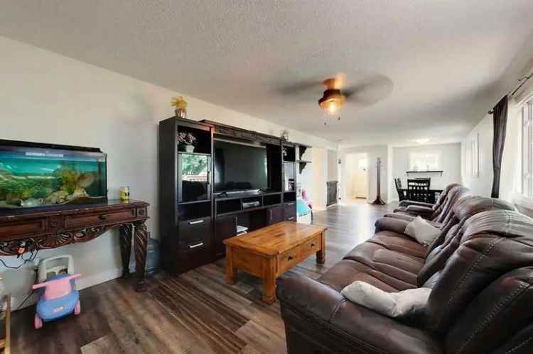 Charming 5 Bedroom Home in Slave Lake NW