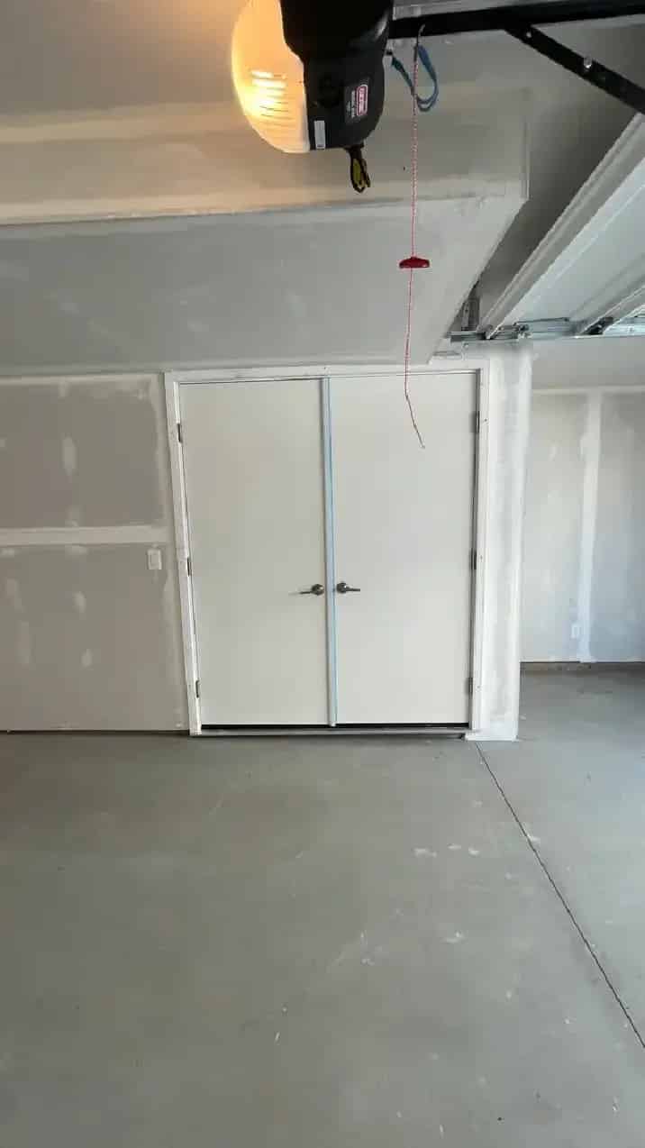 Modern 2-Bed 25-Bath Townhouse in Seton Calgary