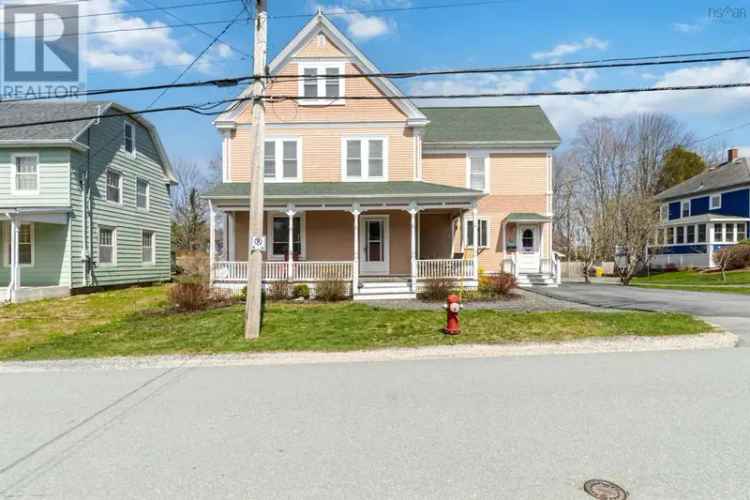 Mahone Bay Victorian Home 3 Beds 3 Baths 3000 sq ft