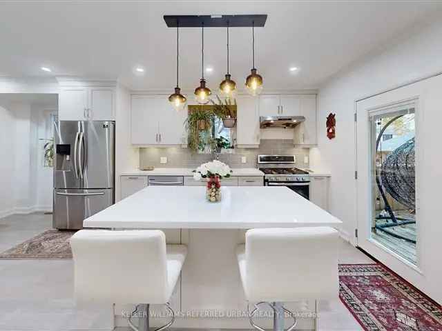 Upper Beaches Luxury Home - Fully Renovated 3+ Bedroom Family Home