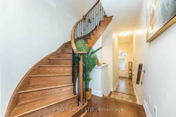 House For Sale in Brampton, Ontario