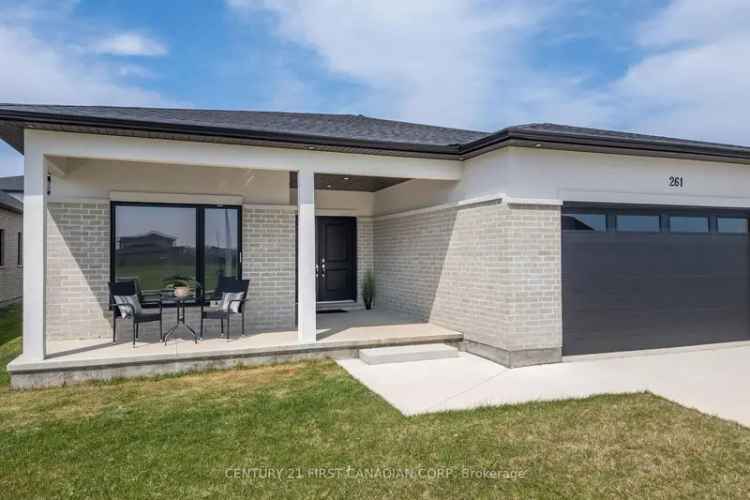 Luxury Sarnia Bungalow in Magnolia Fields - 3 Beds 1944 Sq Ft
