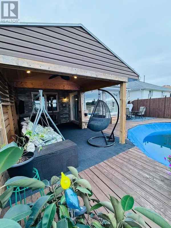 4 Bedroom Family Home in Napanee with Updated Kitchen and Backyard Oasis