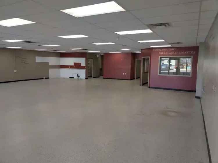 Commercial property For Rent in Town of Sylvan Lake, Alberta