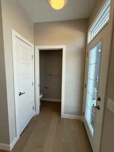 Chestermere 3 Bed 2.5 Bath Single Family Home