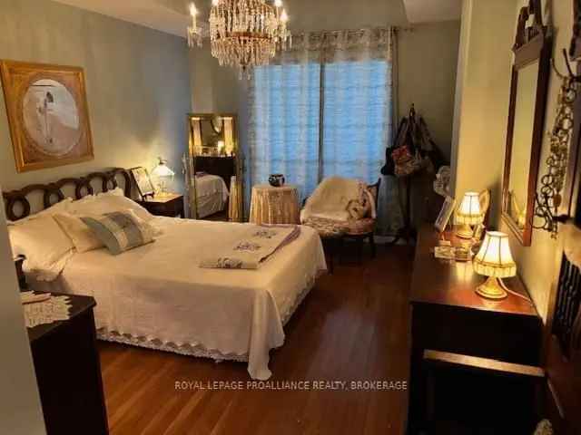 House For Sale in 350, Wellington Street, St. Thomas, Ontario