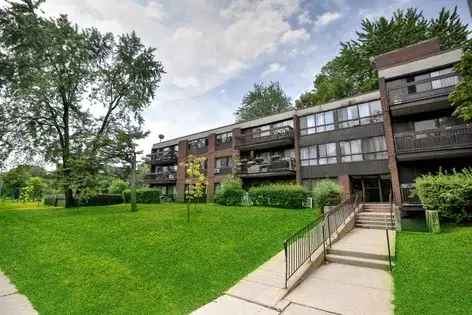 1 room apartment of 55 m² in Montreal