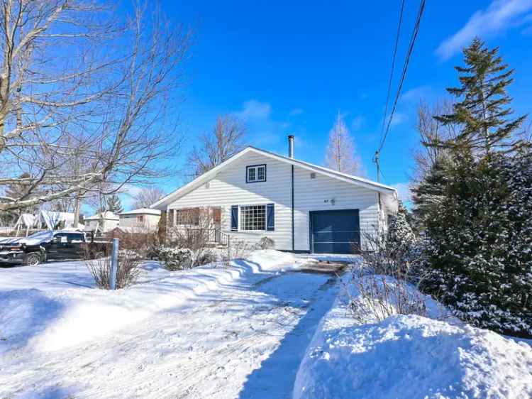 Two or more storey for sale, 47, 8e Avenue, Sainte-Marthe-sur-le-Lac - Proprio Direct