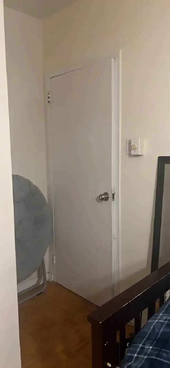 Room for Rent Master Bedroom in Shared Apartment