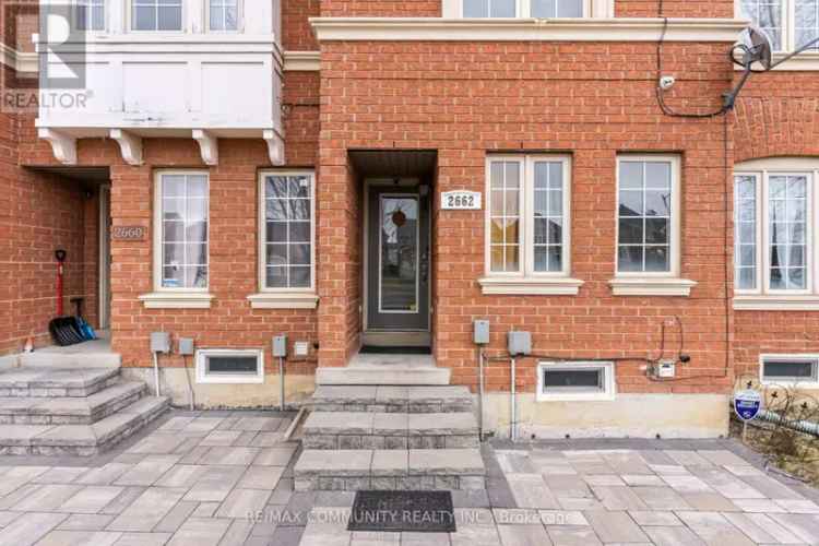 3-Unit Rental Property with 4 Showers and Ample Parking