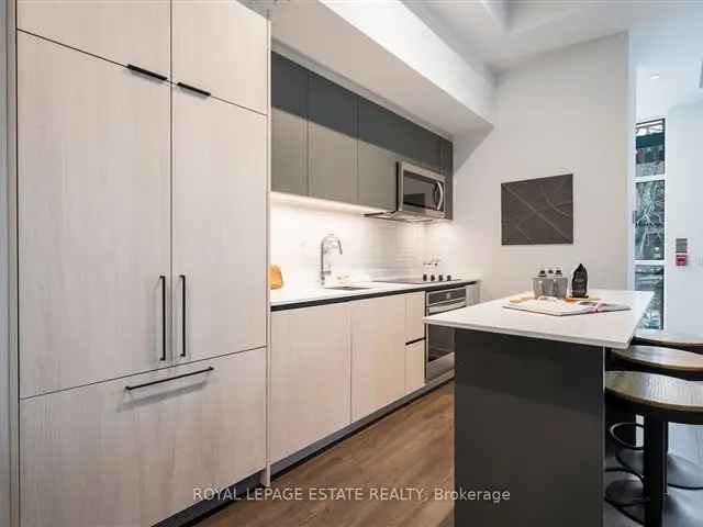 Bright Wonder Condos Townhome 2 Beds 2 Baths 2 Parking