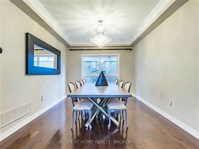 House For Sale in 1084, Holdsworth Crescent, Milton, Ontario