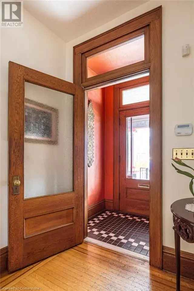 Kirkendall Character Home 3100 Sq Ft 40x123 Lot Rear Lane Access