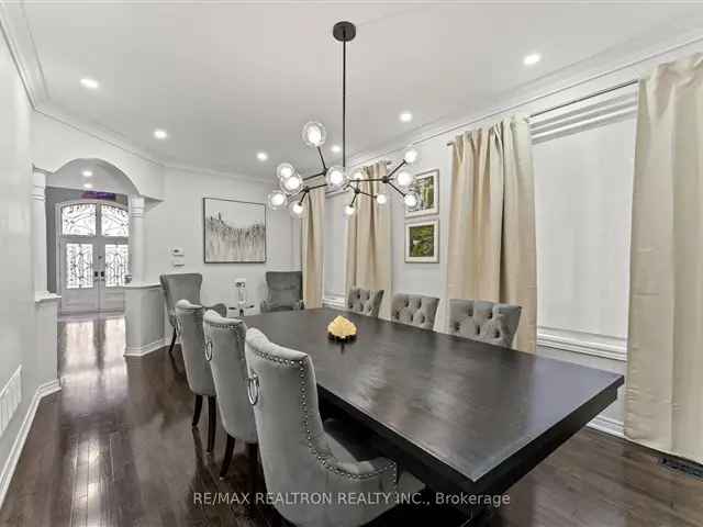 House For Sale in Vaughan, Ontario