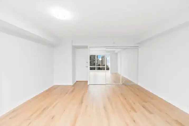 2Bed/2Bath, Rare 2-Storey grand condo (downtown Toronto)