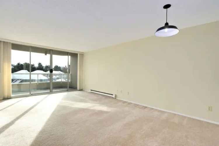 Condo For Sale in New Westminster, British Columbia