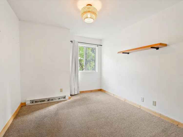 A $550,000.00 Townhouse with 1 bedroom in Nordic, Whistler