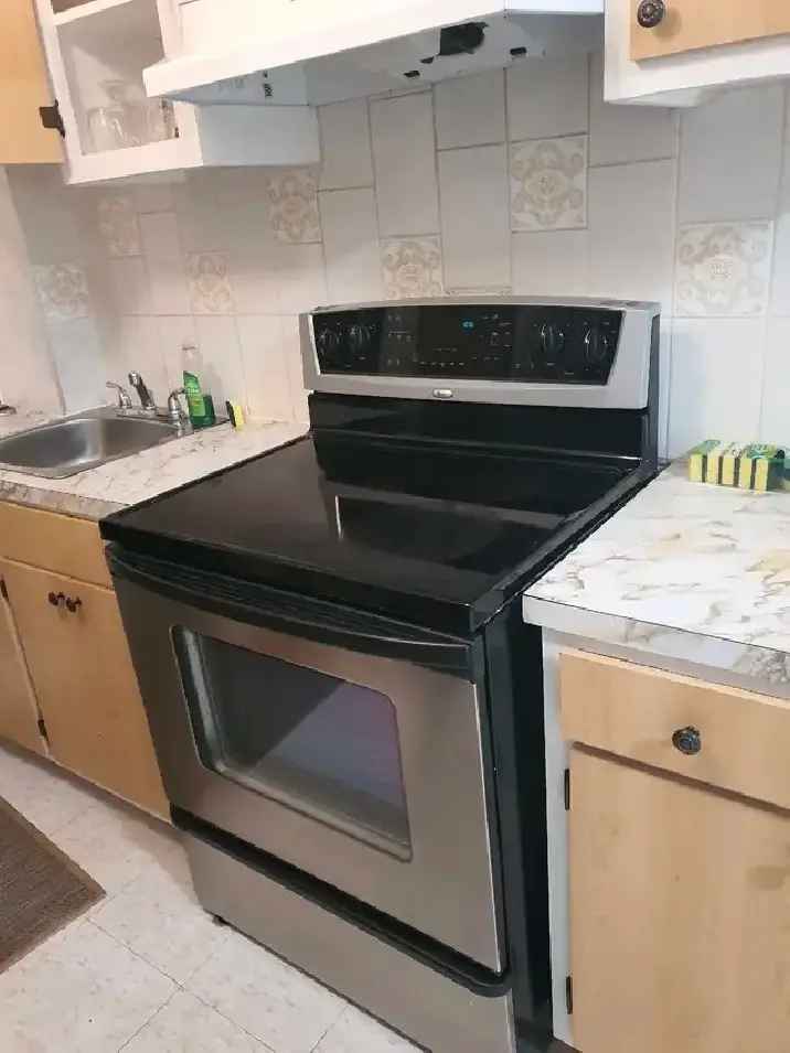 Room for rent Women Only in Anjou Fully Furnished with Utilities Included