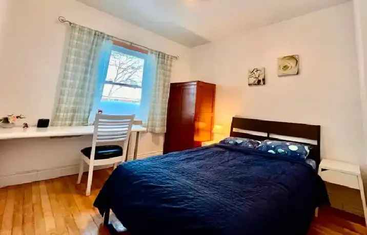 Private Room for Rent in Quiet Ville St-Laurent