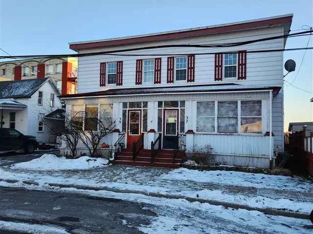 Side by Side Duplex with Long Term Tenants