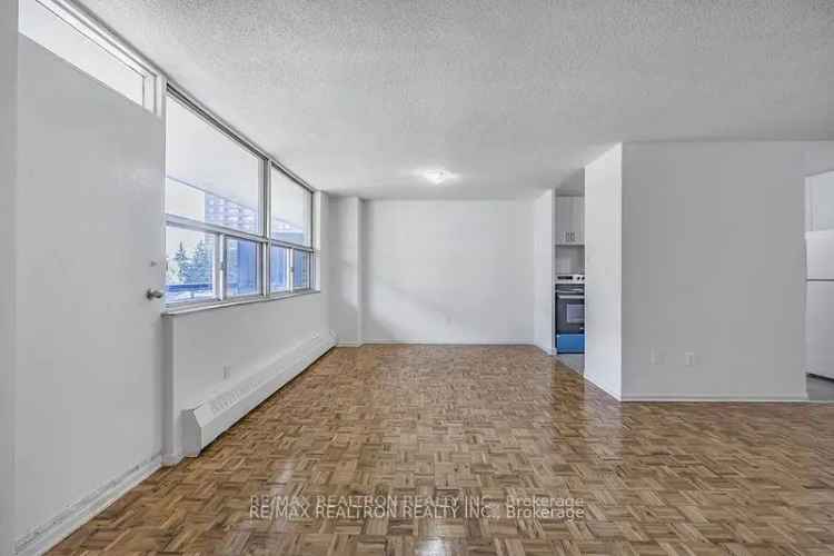 Condo For Rent in 5, Glamorgan Avenue, Toronto, Ontario