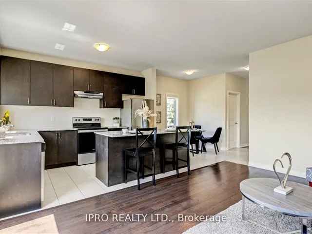 Beamsville Corner Townhouse  Open Concept 3 Beds Family Friendly