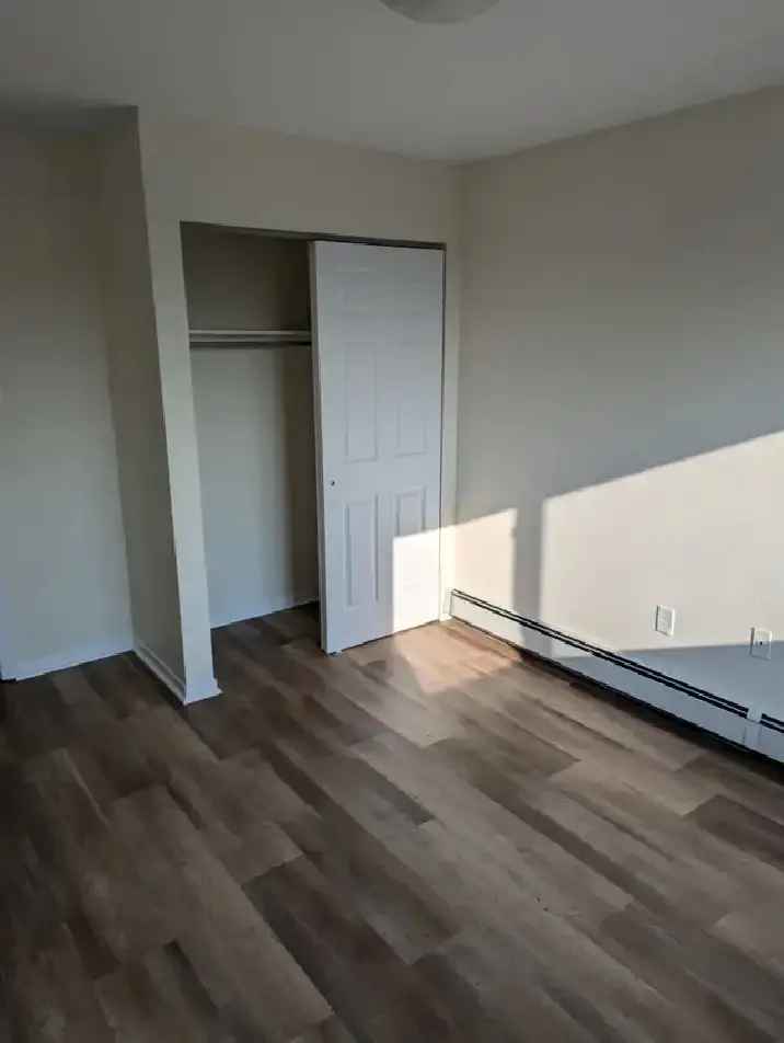 Quiet and Beautiful 1 Bedroom Unit in Fairview