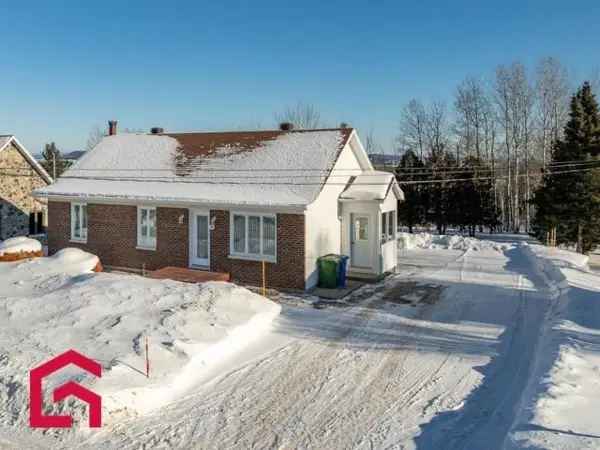 Charlevoix Bungalow 3 Bedrooms 12600 sq ft lot