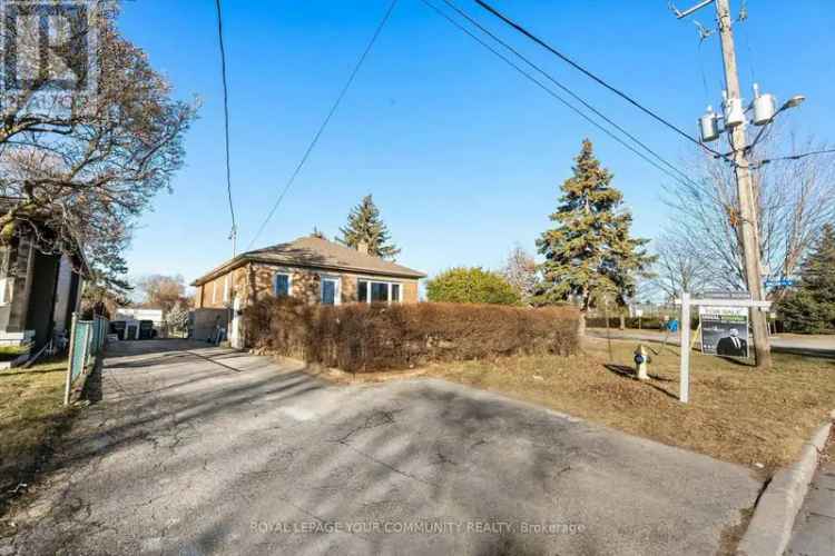 Alderwood House with Basement Suite Near Humber Lakeshore Campus