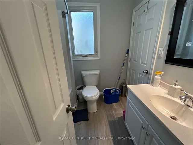 Duplex For Sale in St. Thomas, Ontario