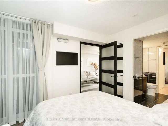 Gorgeous 1 Bedroom Condo in Gramercy Park with Parking