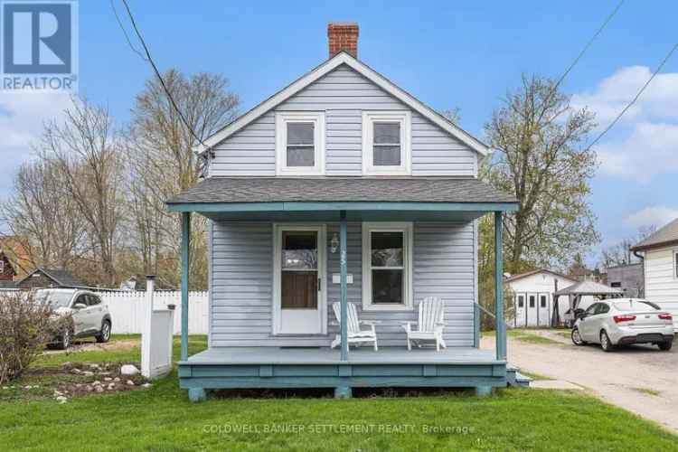 Adorable 1-Bedroom Home in Perth - Steps to Amenities and Schools