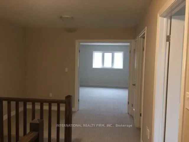 Townhouse For Rent in Hamilton, Ontario