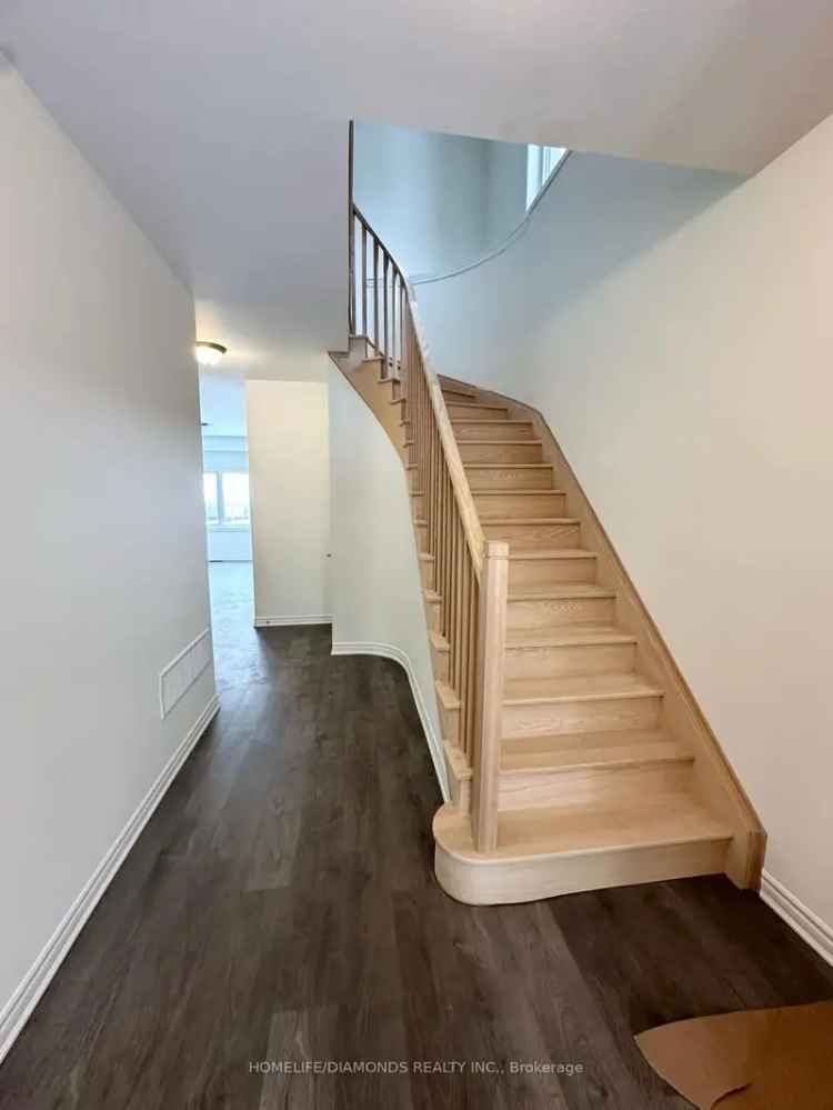 Newly Built Modern Townhouse in Thorold