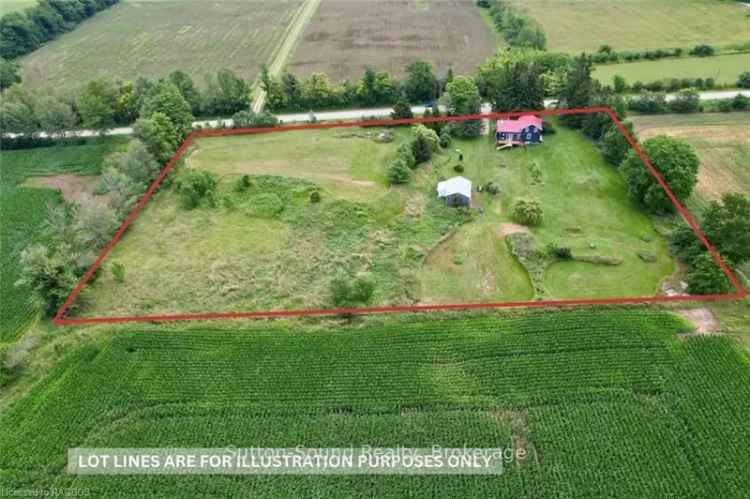 Buy farmhouse in picturesque countryside near Niagara Escarpment