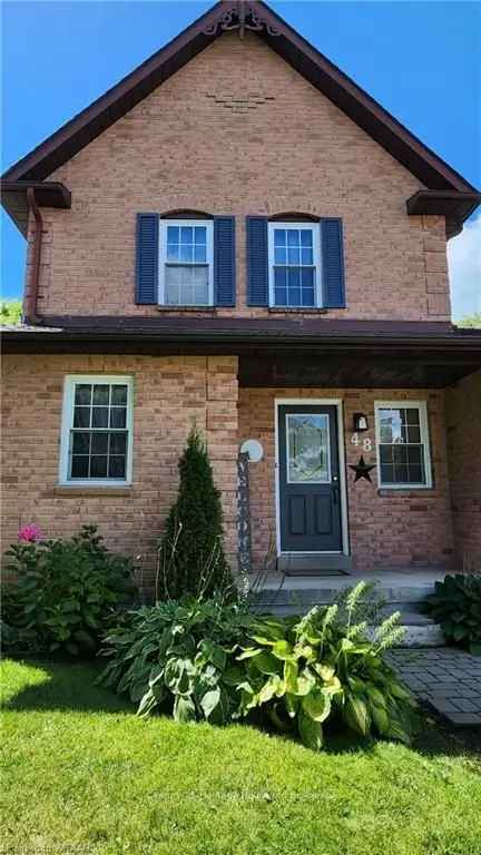 House For Sale in Woodstock, Ontario